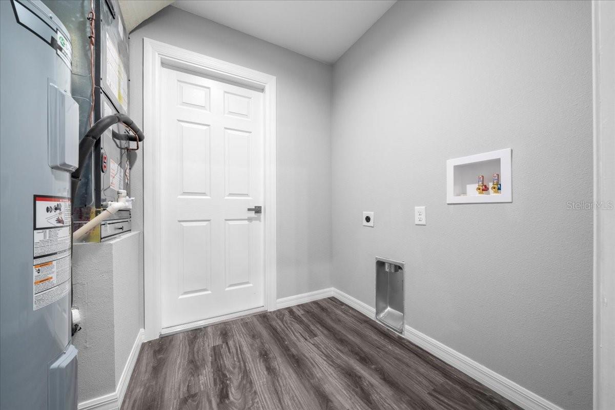 Listing photo id 21 for 6755 Edelweiss Way