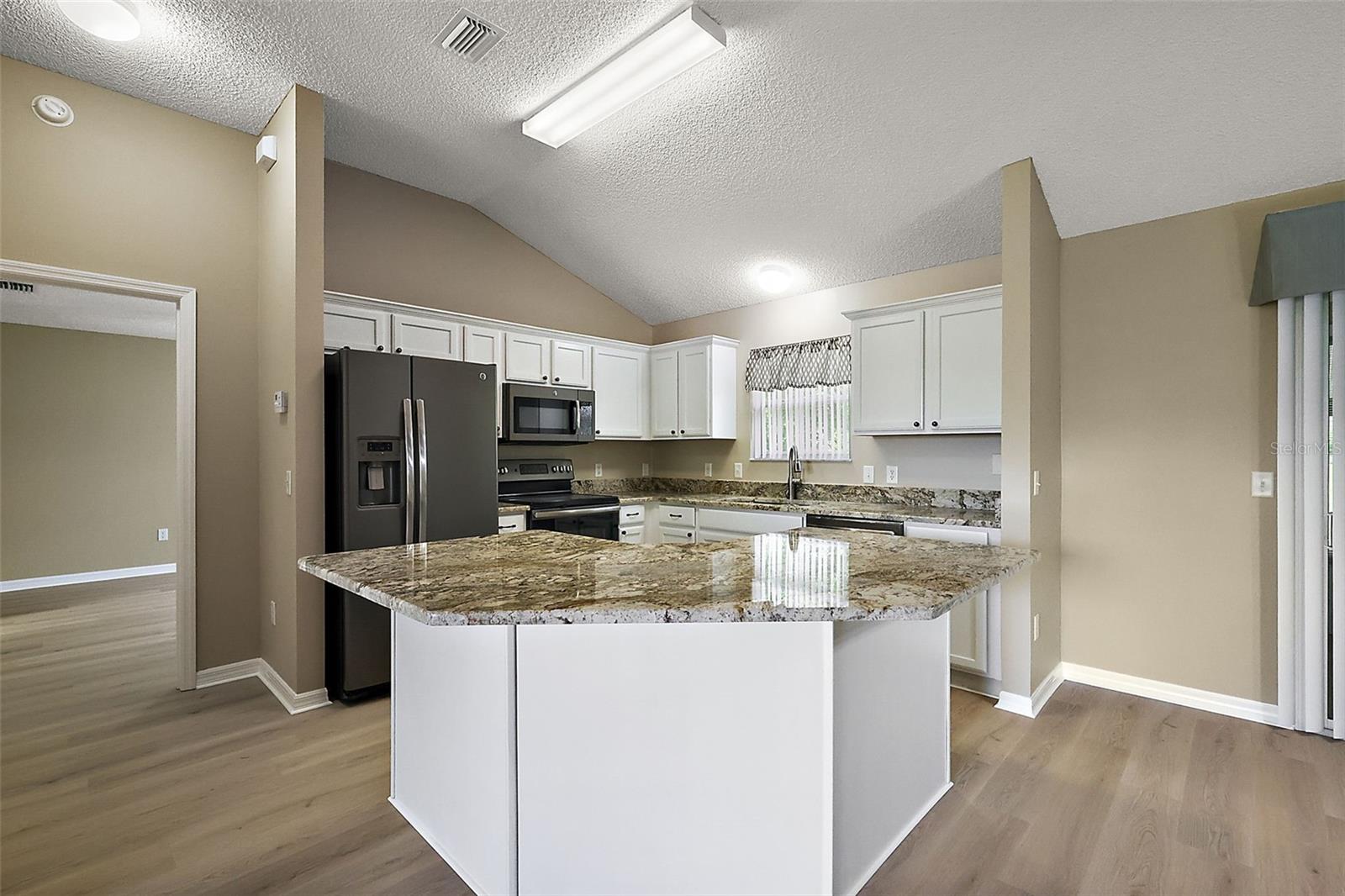 Image 12 of 28 For 1268 Camero Drive