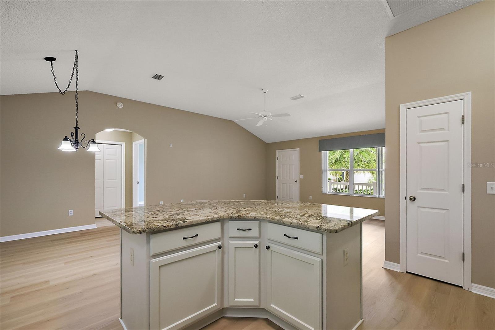Image 15 of 28 For 1268 Camero Drive