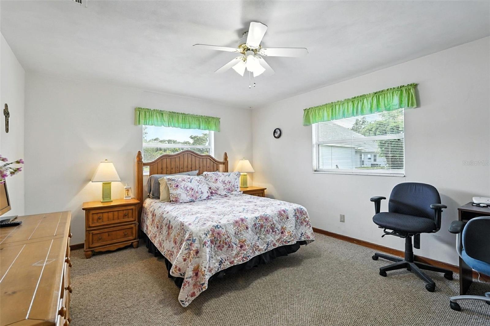 Image 18 of 57 For 32721 Lake Eustis Drive