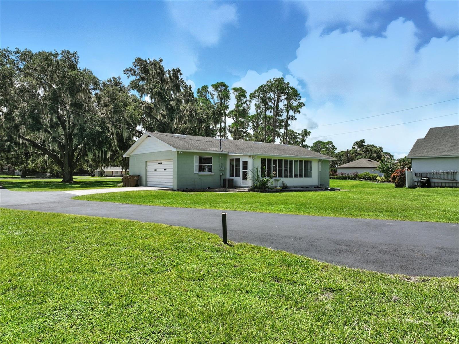 Image 2 of 57 For 32721 Lake Eustis Drive