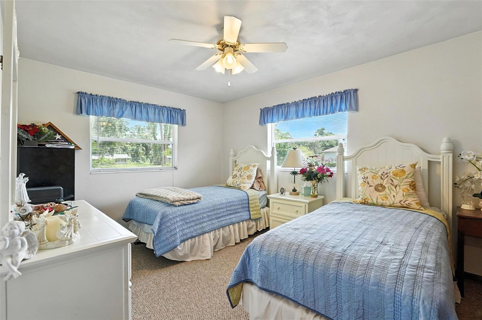 Image 24 of 57 For 32721 Lake Eustis Drive