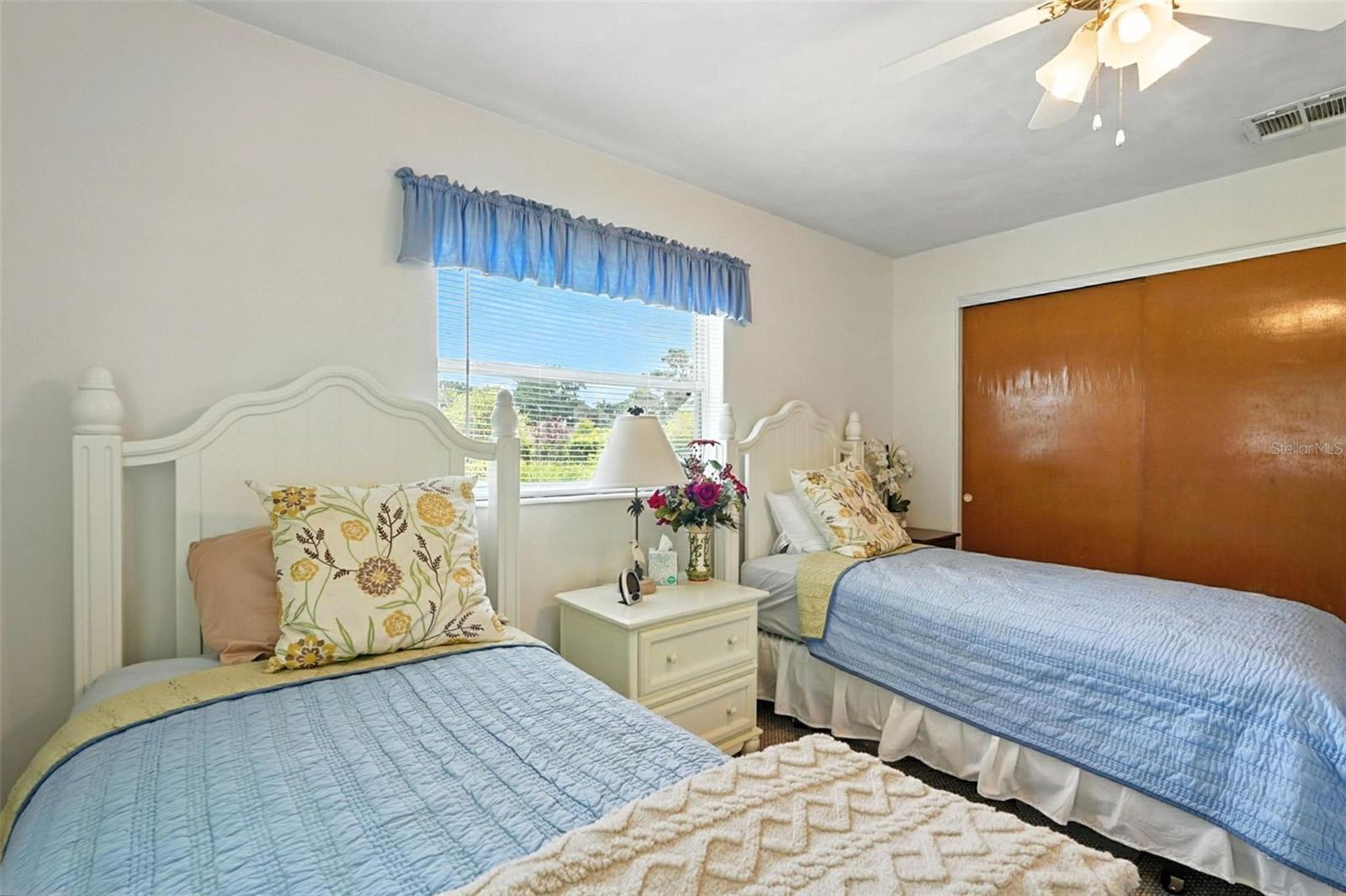 Image 25 of 57 For 32721 Lake Eustis Drive