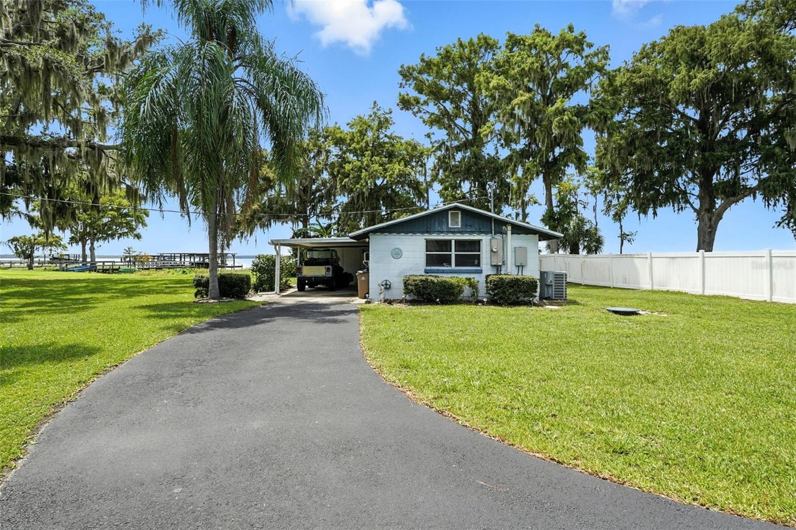 Image 27 of 57 For 32721 Lake Eustis Drive