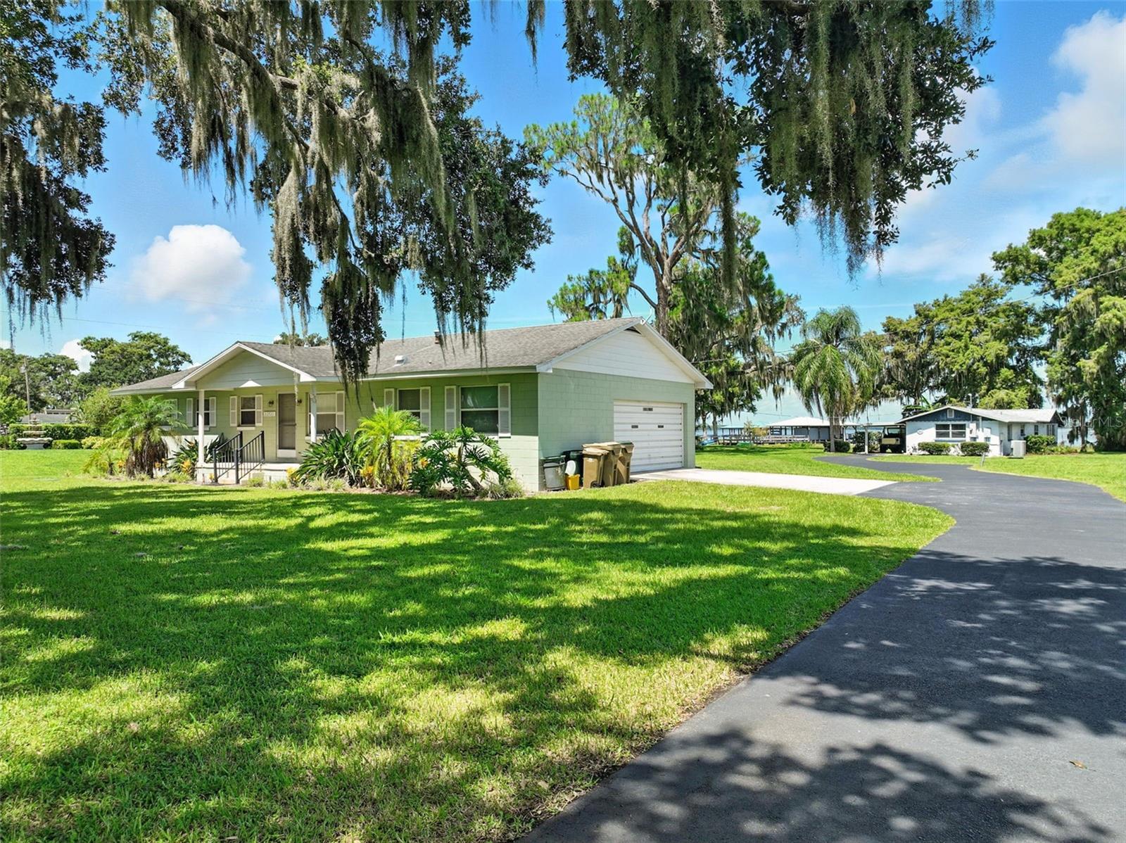 Image 3 of 57 For 32721 Lake Eustis Drive
