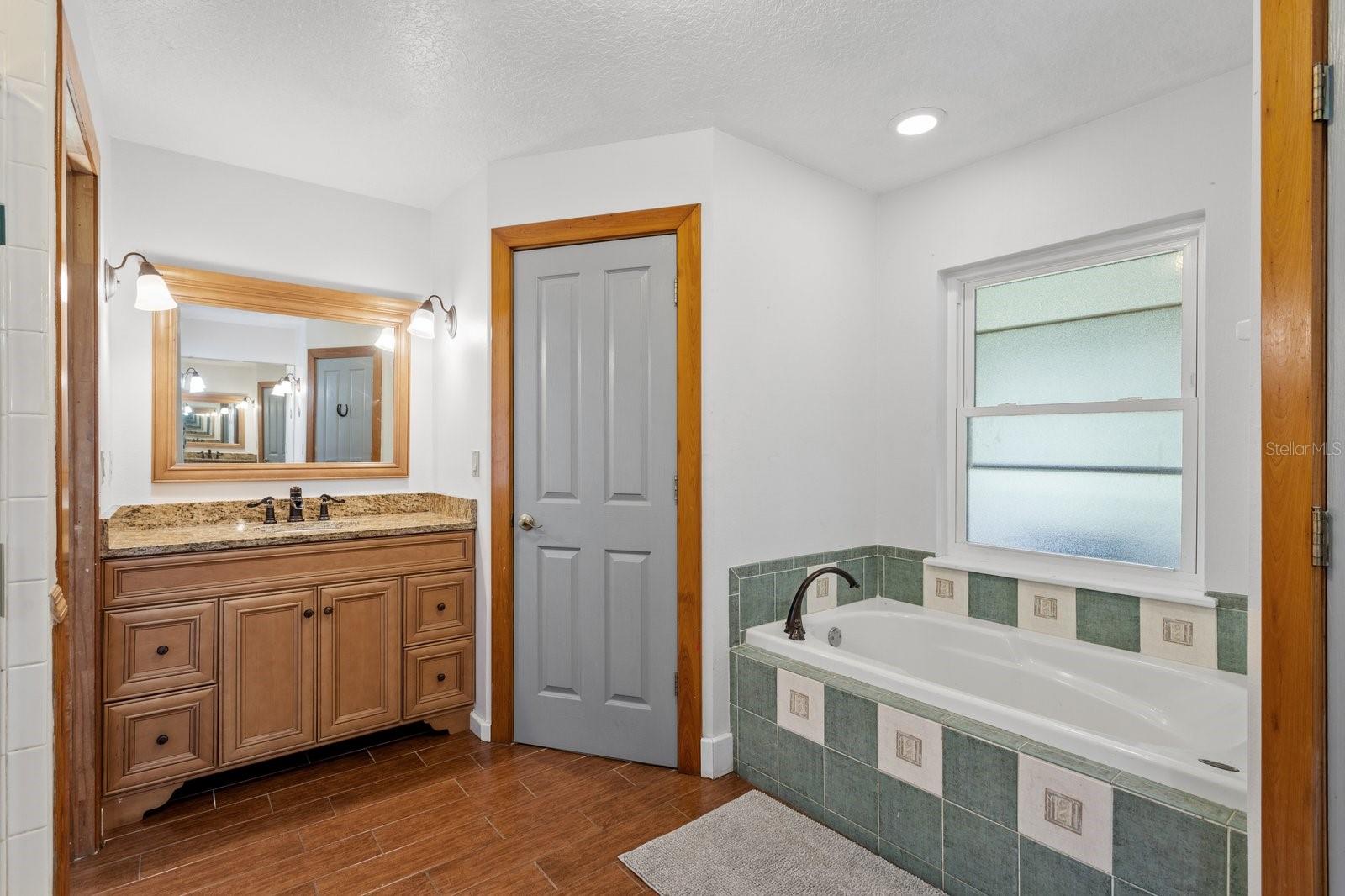 Image 15 of 59 For 11511 Mattioda Road