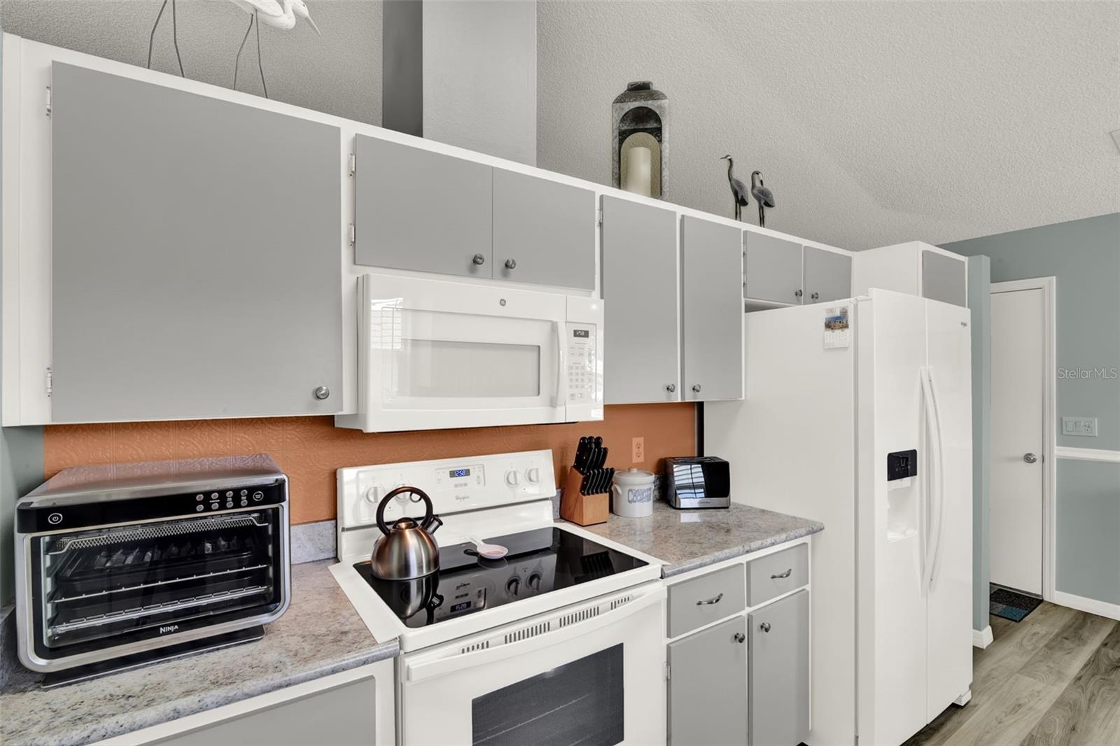 Image 10 of 32 For 5648 Laver Street