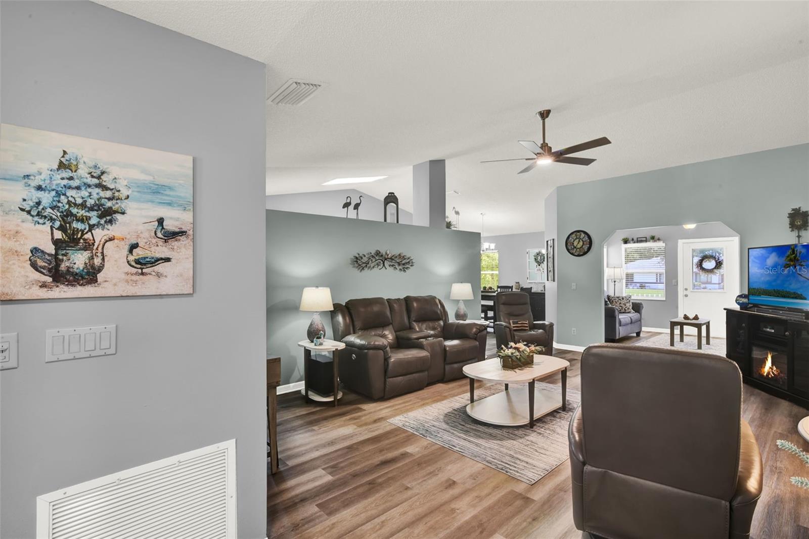 Image 4 of 32 For 5648 Laver Street