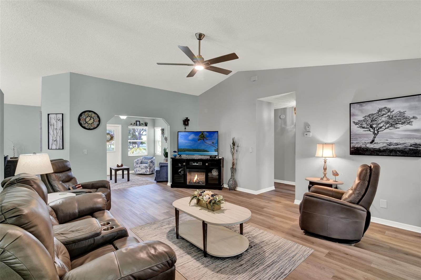 Image 5 of 32 For 5648 Laver Street