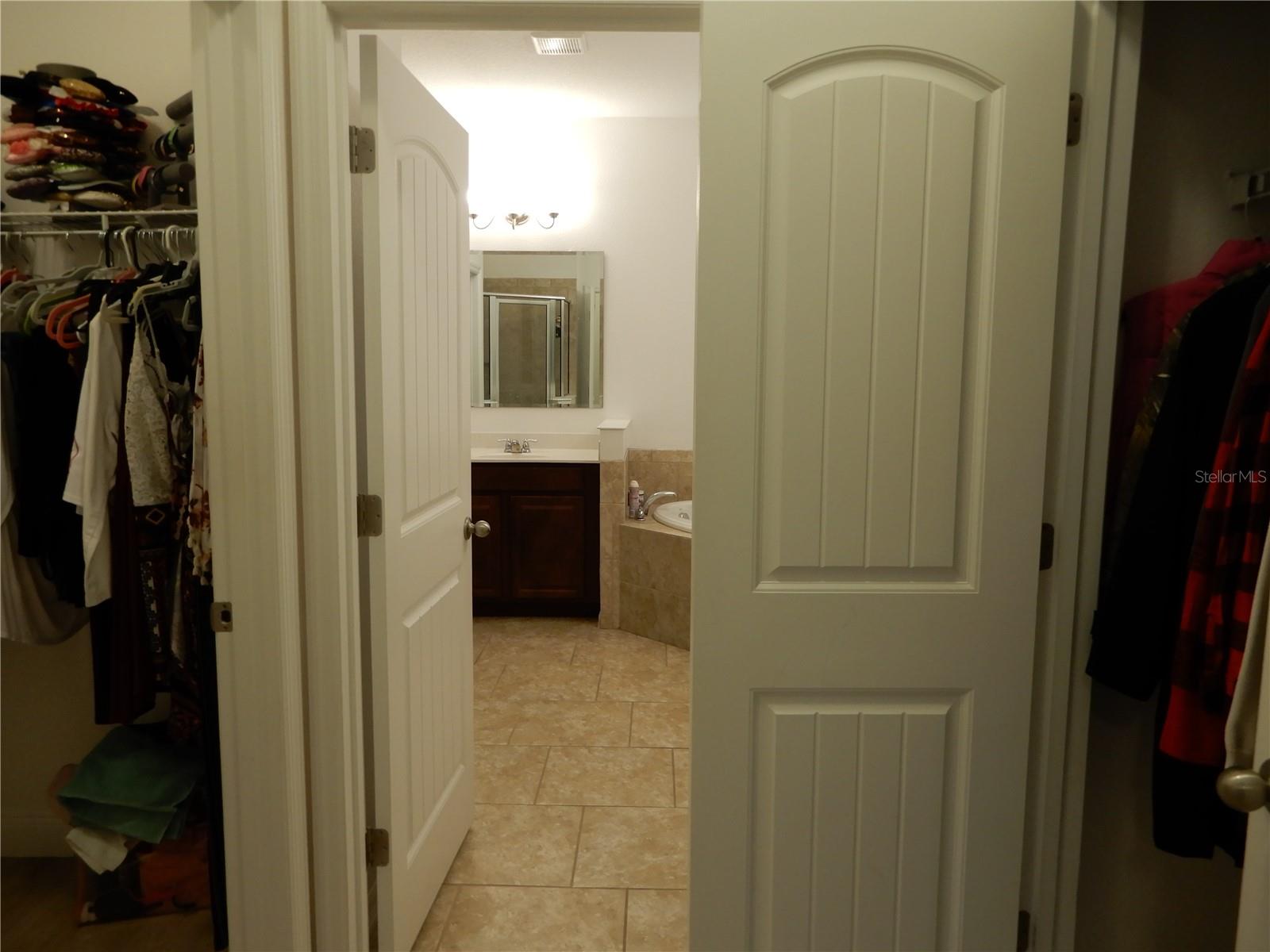 Image 10 of 33 For 1408 Diamond Loop Drive