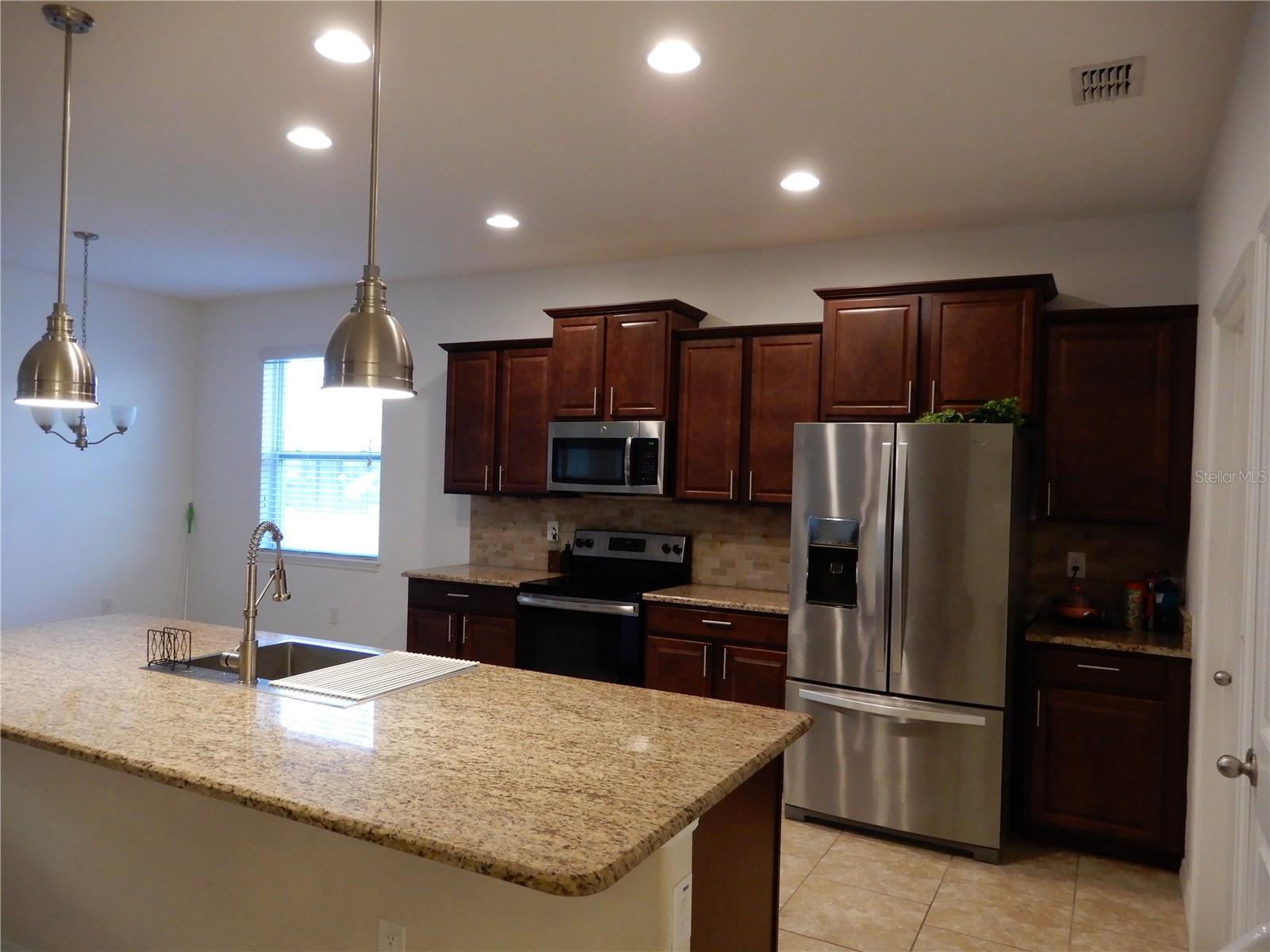Image 16 of 33 For 1408 Diamond Loop Drive