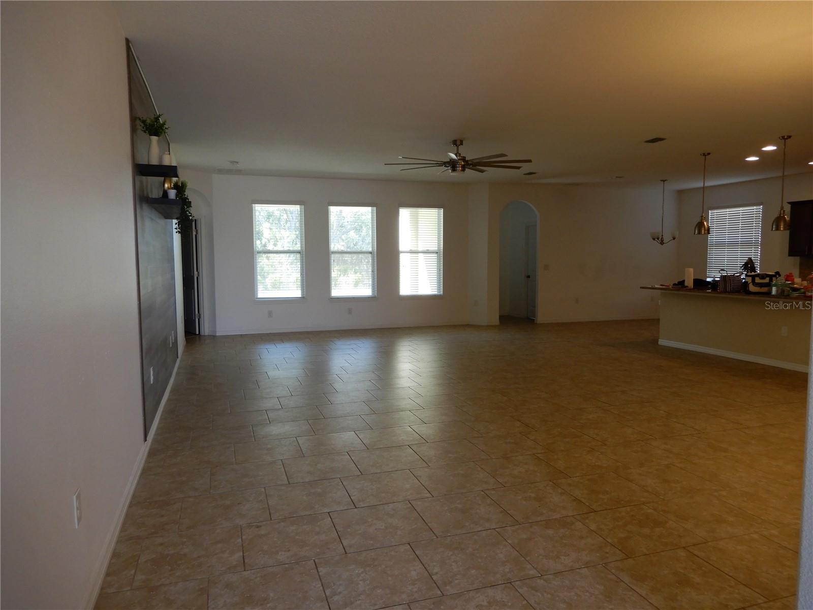 Image 18 of 33 For 1408 Diamond Loop Drive
