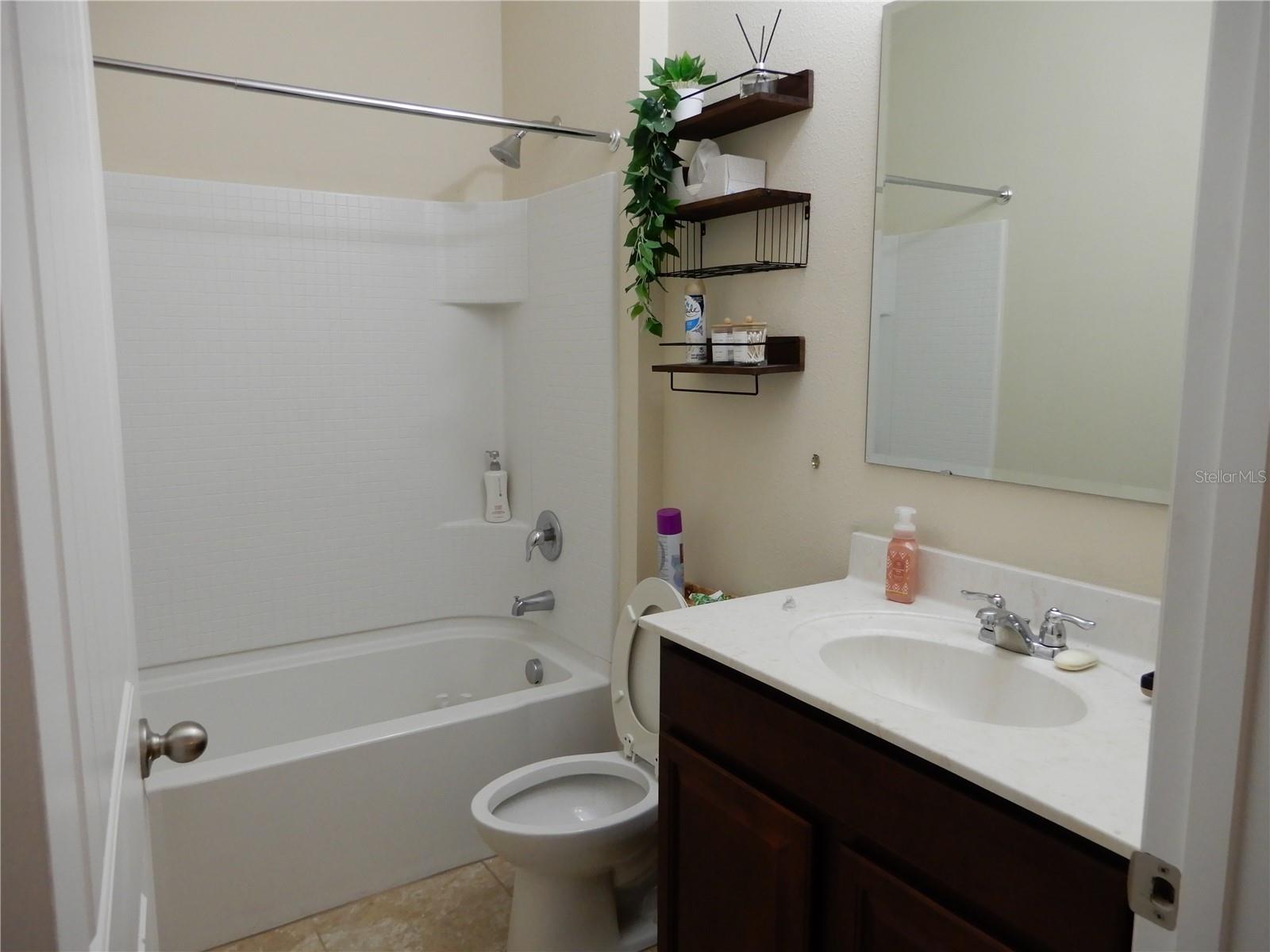 Image 6 of 33 For 1408 Diamond Loop Drive