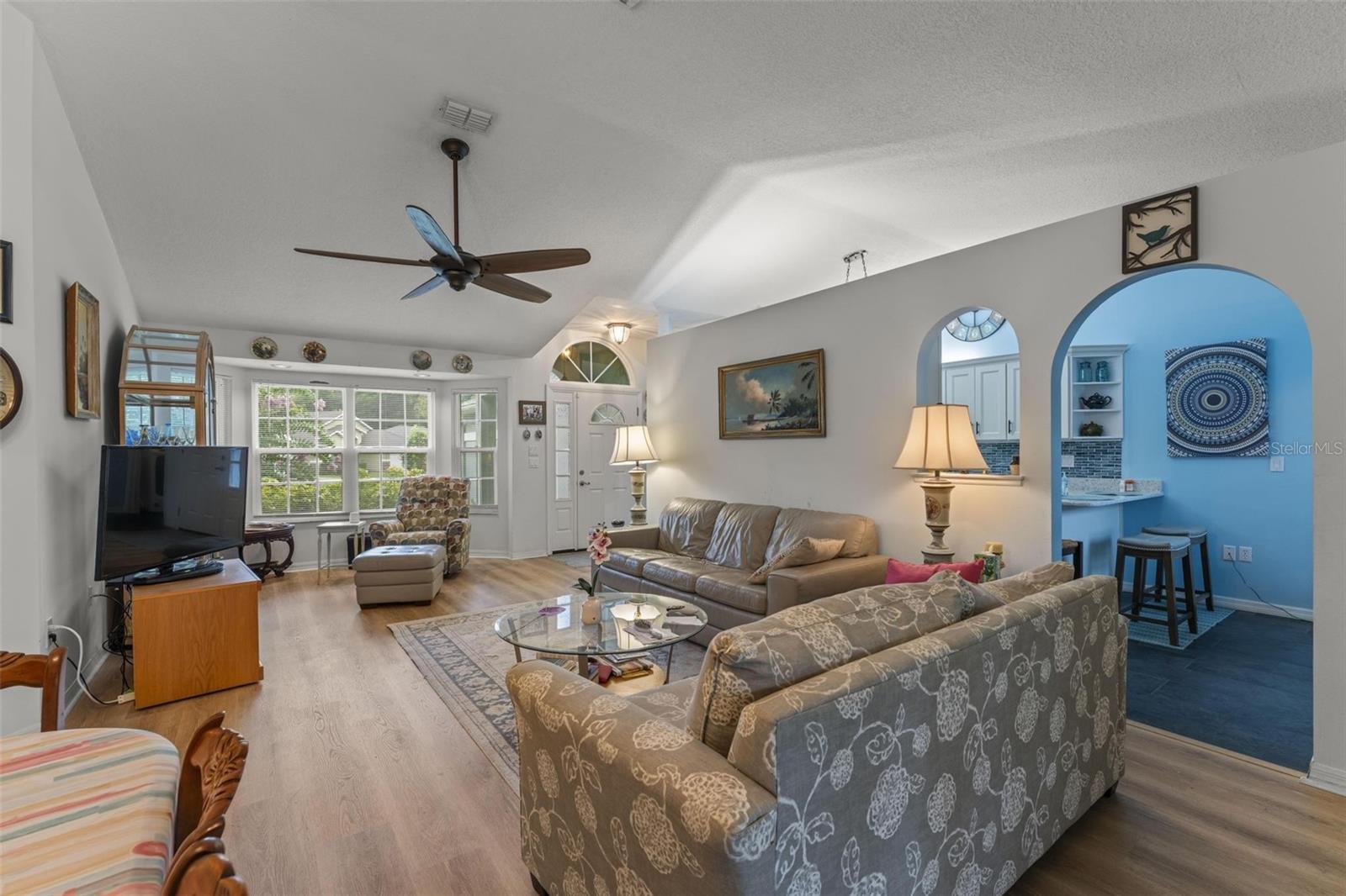 Image 17 of 56 For 11218 Fountain Lake Boulevard