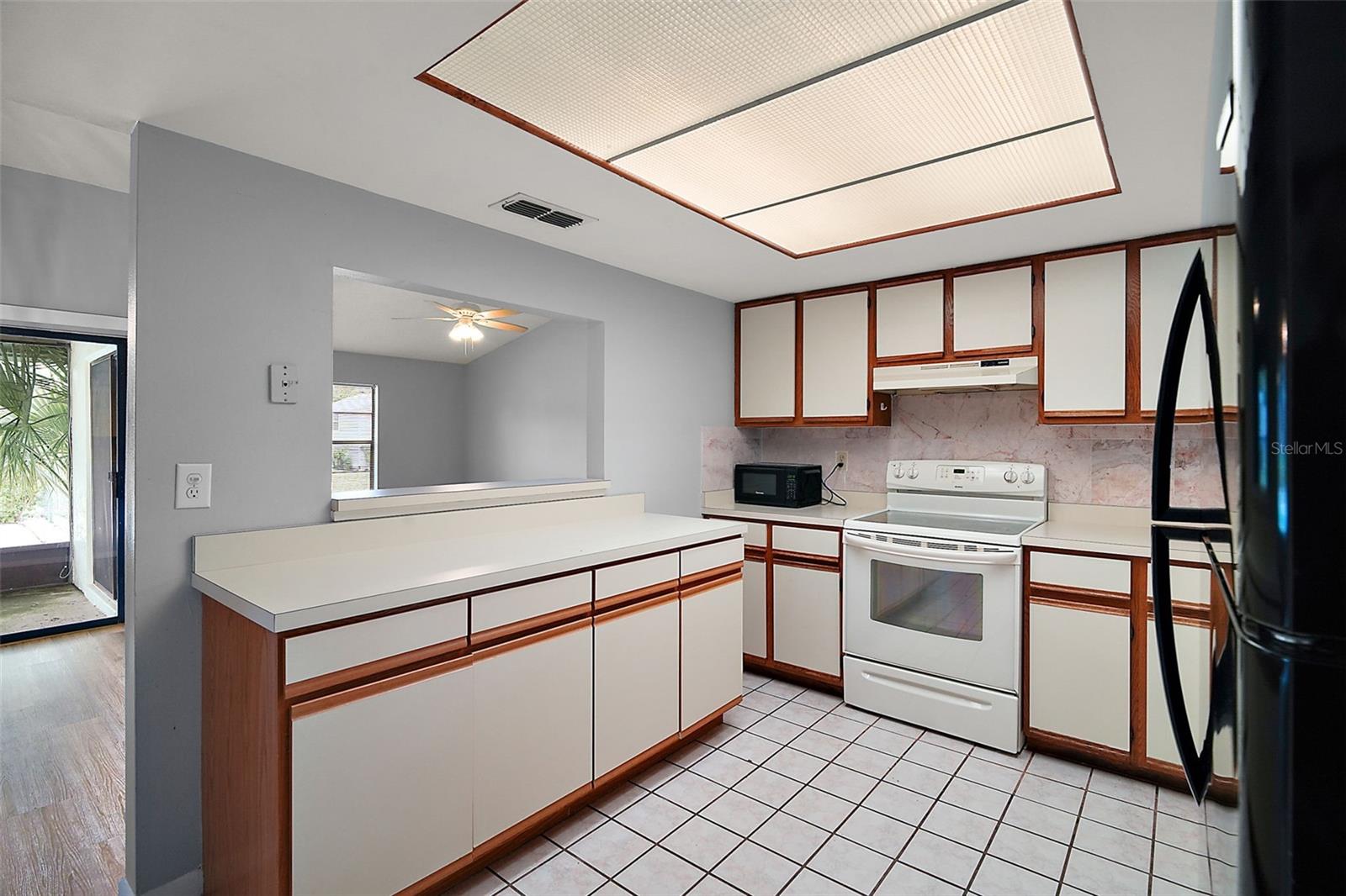 Image 10 of 36 For 17515 Hillside Drive