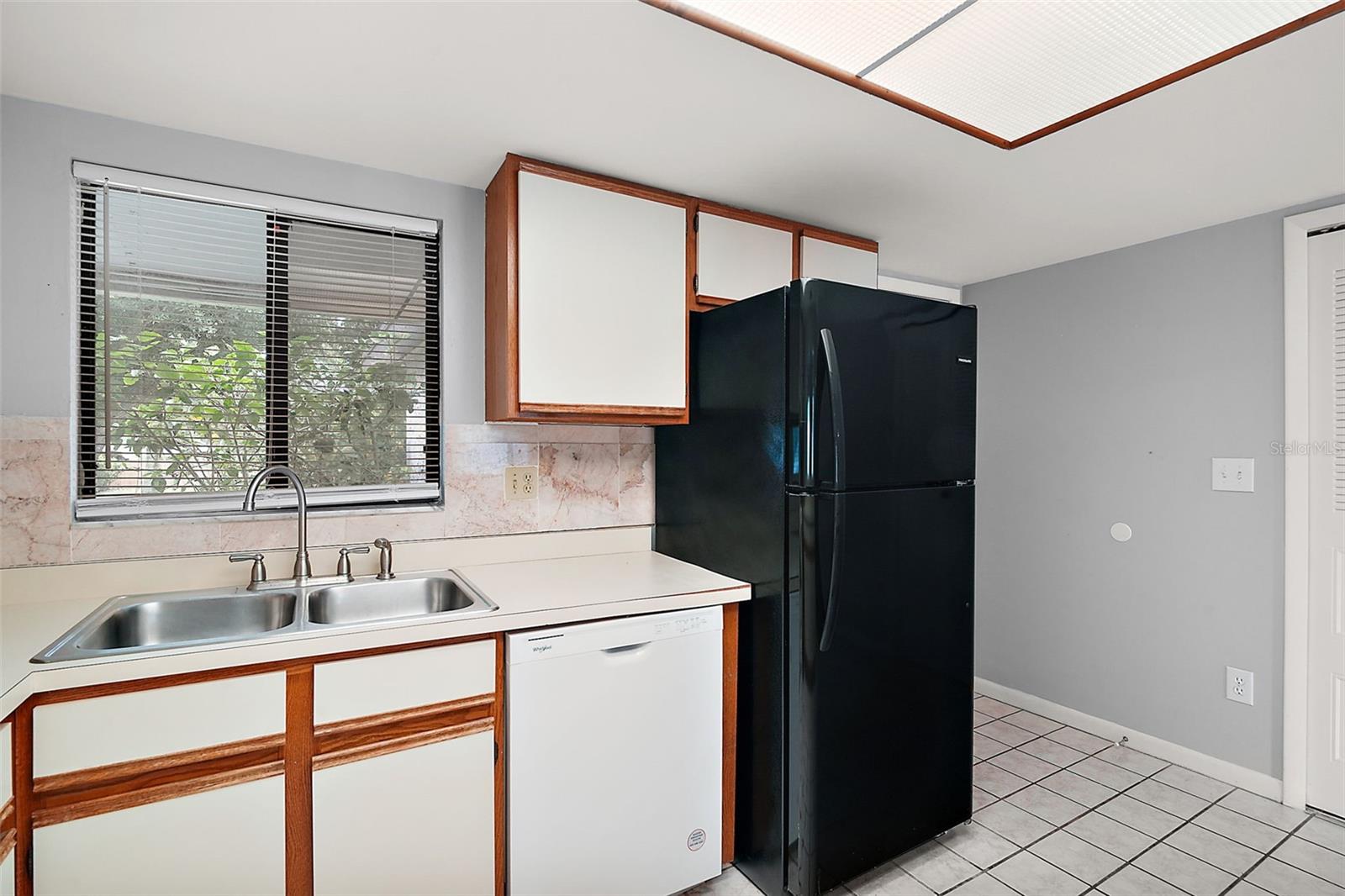 Image 12 of 36 For 17515 Hillside Drive