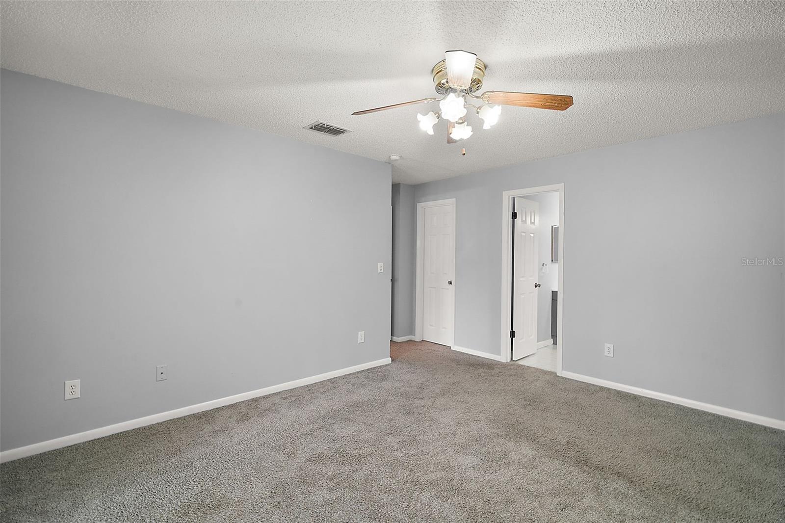 Image 13 of 36 For 17515 Hillside Drive