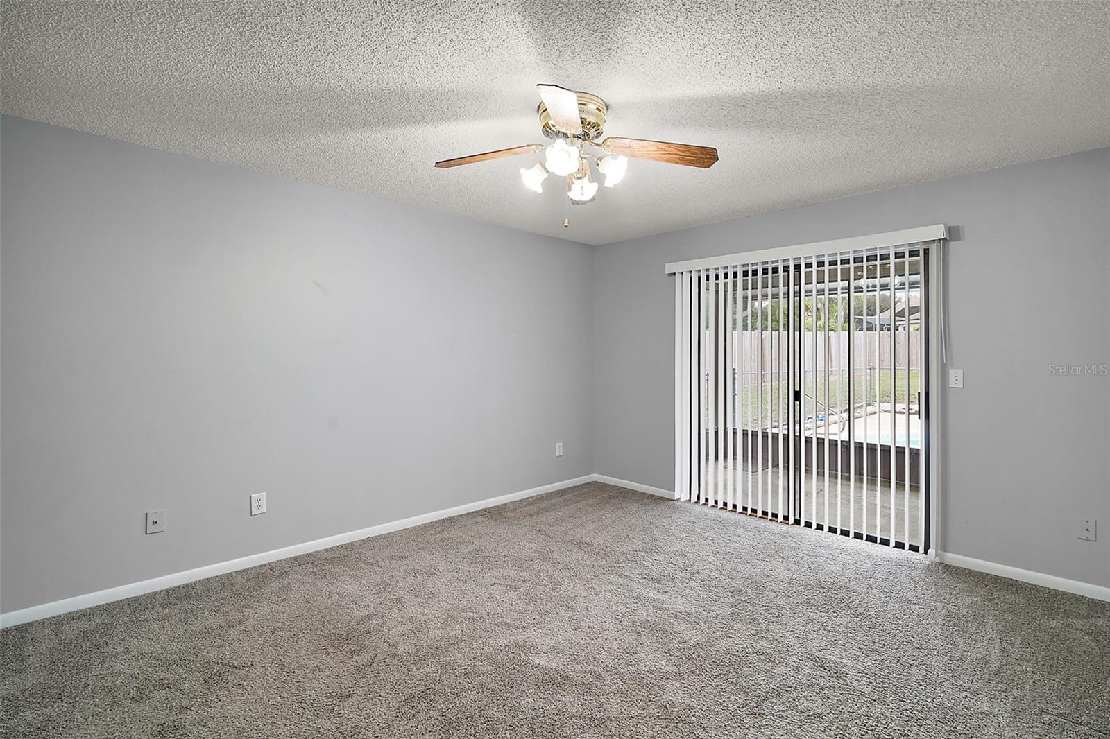 Image 14 of 36 For 17515 Hillside Drive