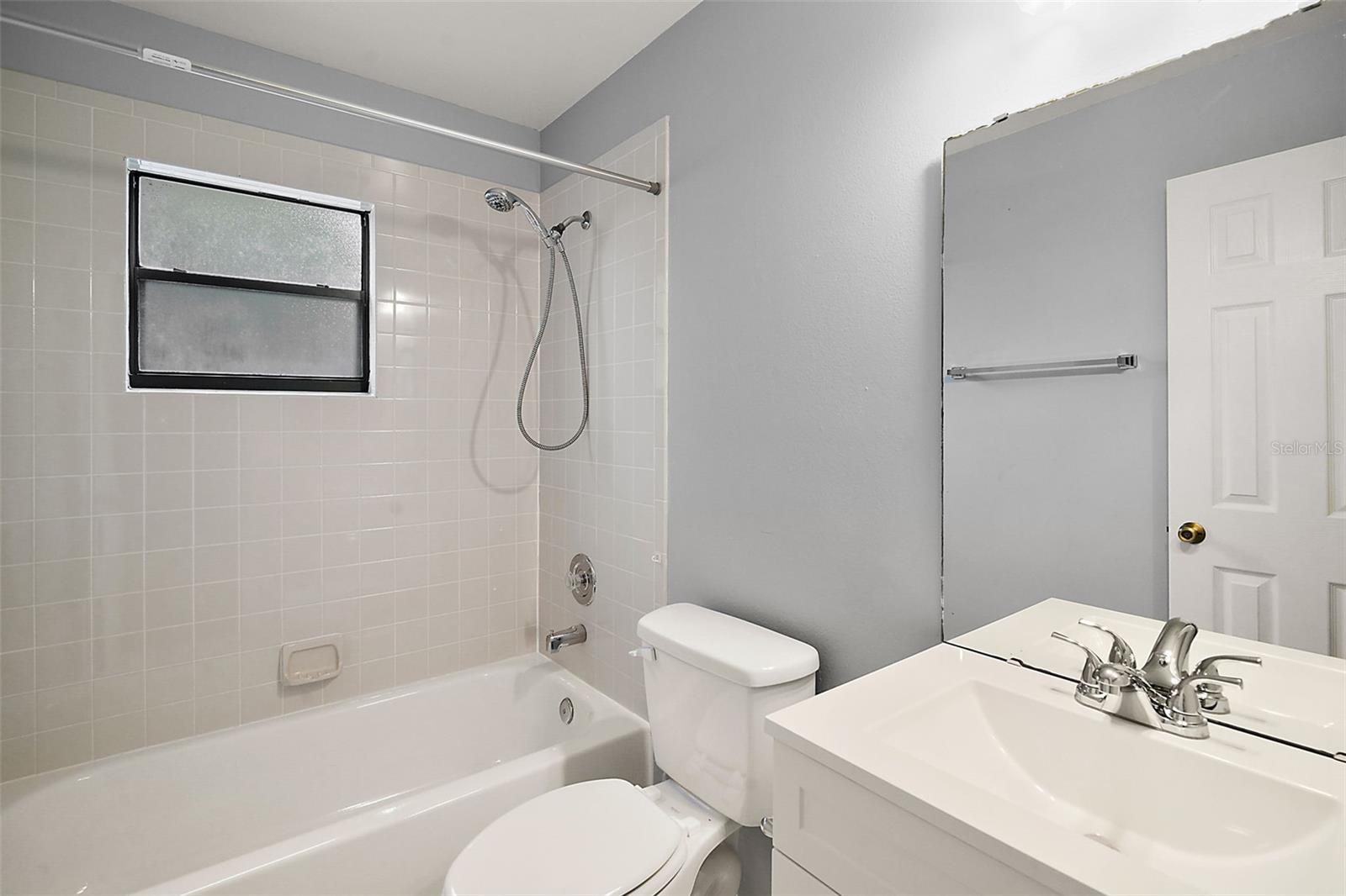 Image 18 of 36 For 17515 Hillside Drive