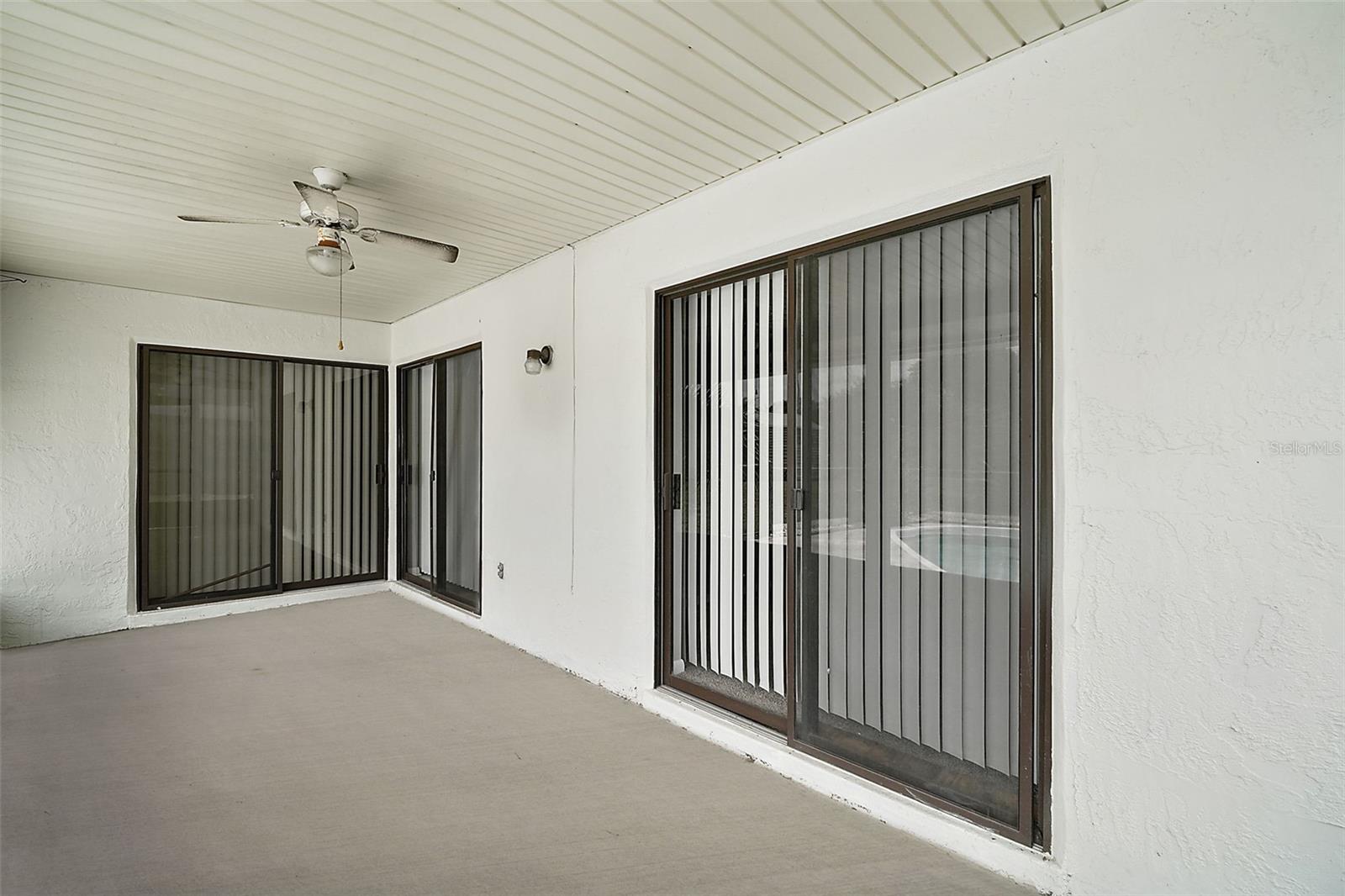 Image 19 of 36 For 17515 Hillside Drive