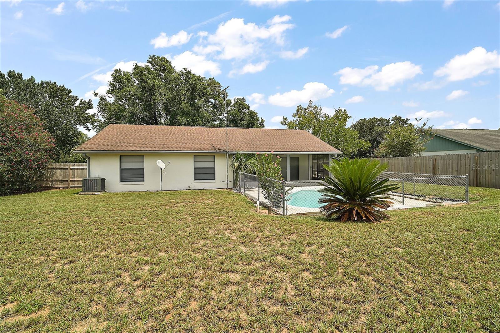 Image 23 of 36 For 17515 Hillside Drive
