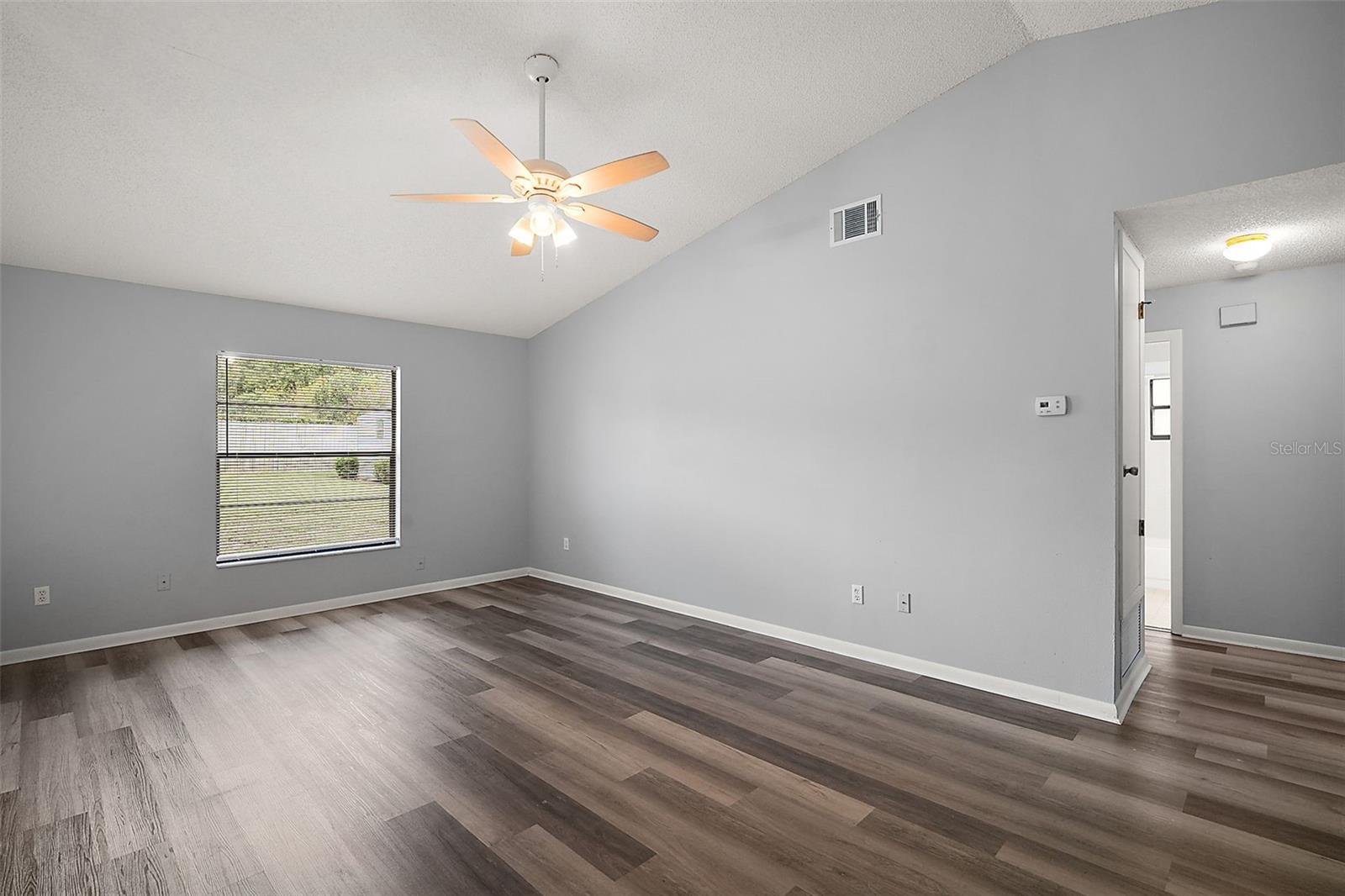 Image 6 of 36 For 17515 Hillside Drive