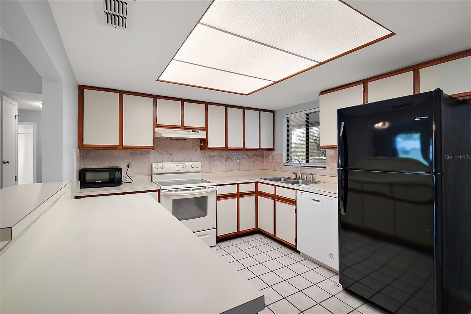 Image 9 of 36 For 17515 Hillside Drive