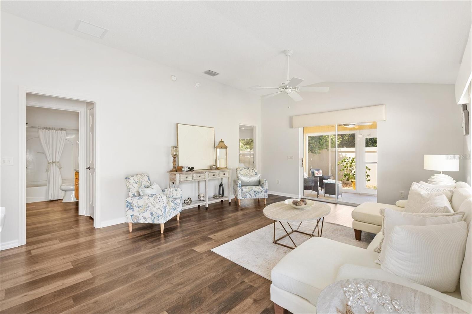 Image 13 of 42 For 610 Danbury Street