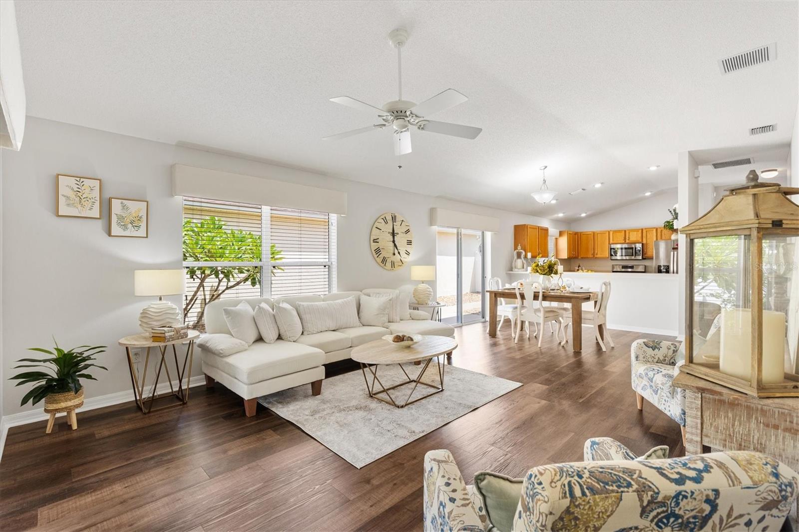 Image 15 of 42 For 610 Danbury Street