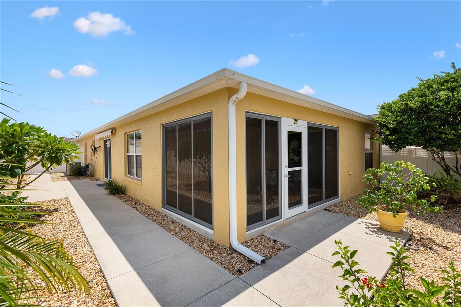 Image 28 of 42 For 610 Danbury Street