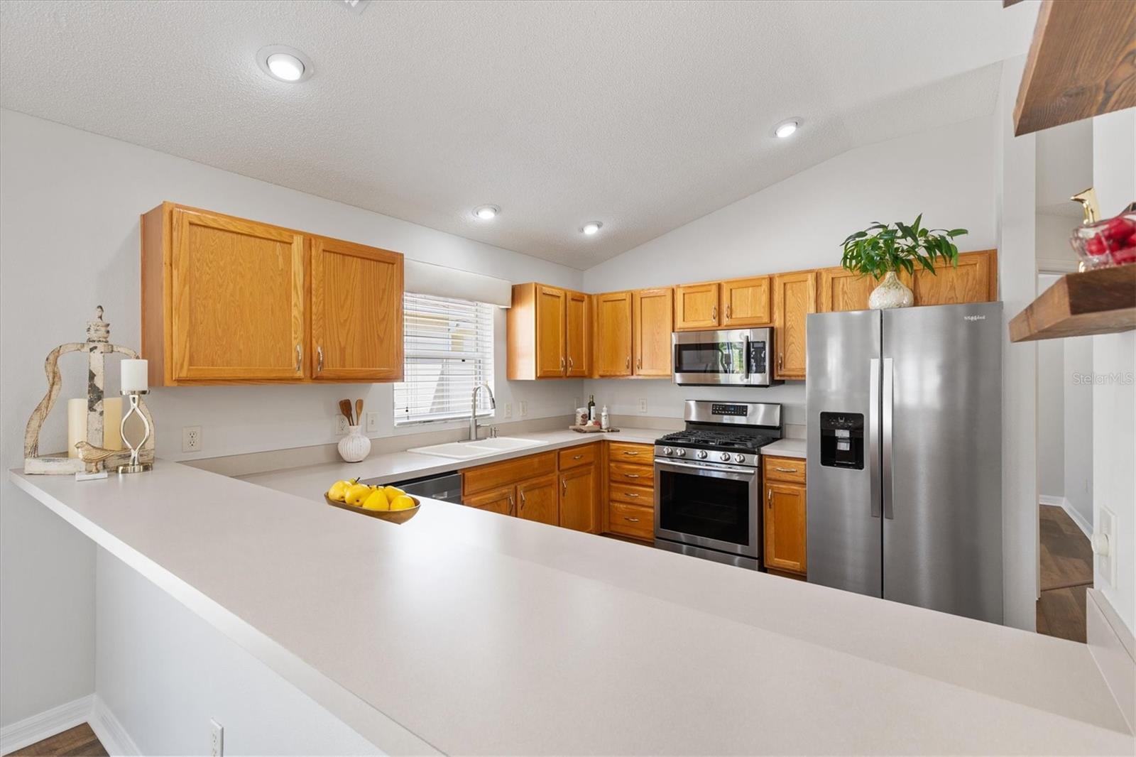 Image 7 of 42 For 610 Danbury Street