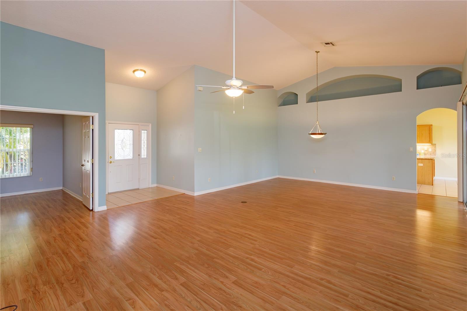 Image 17 of 39 For 24502 Parlange Court