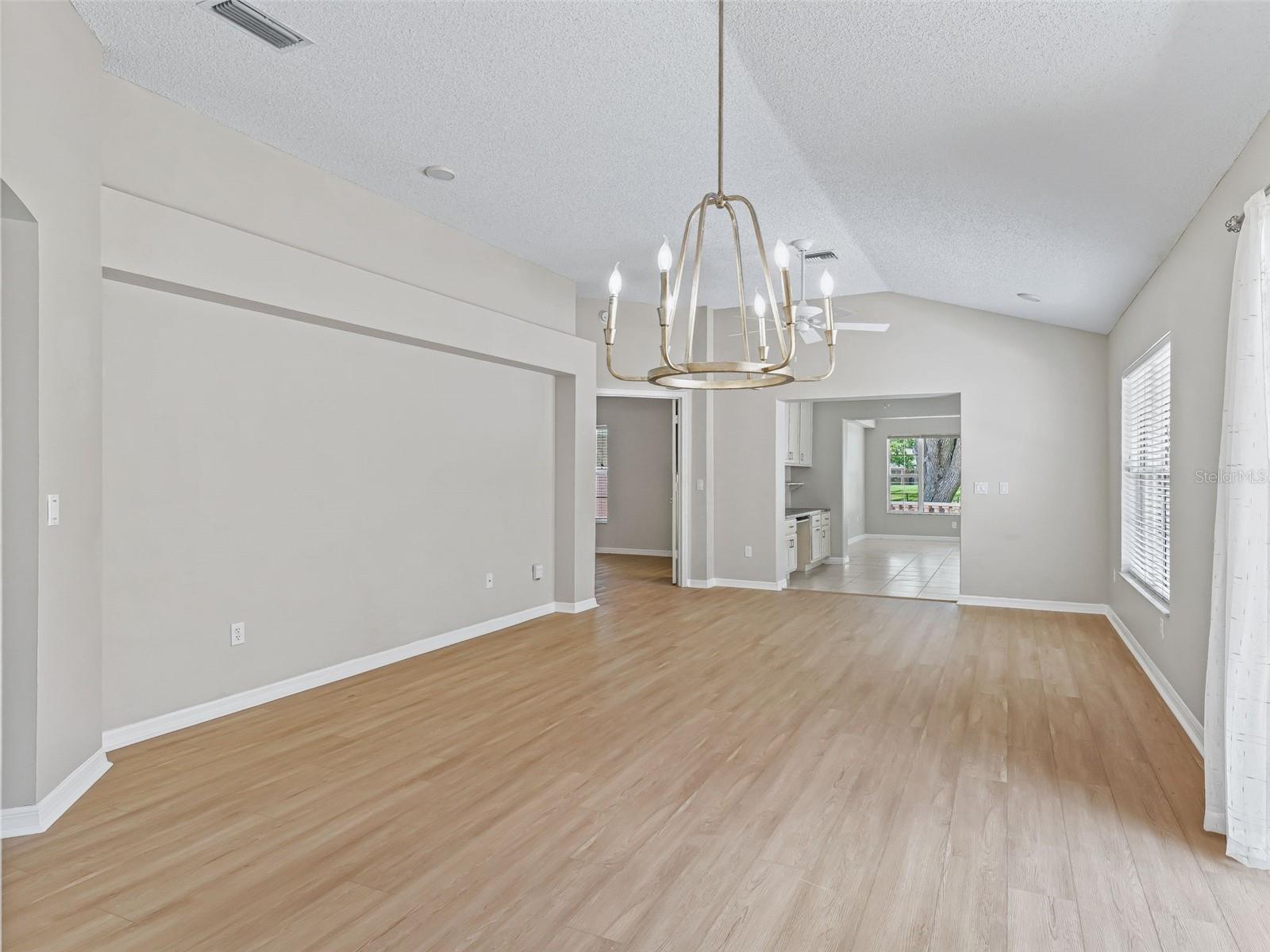 Image 11 of 31 For 1305 Santa Maria Avenue