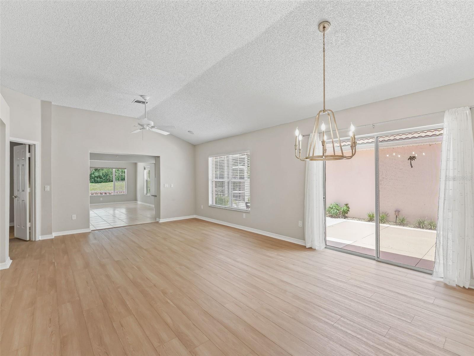 Image 5 of 31 For 1305 Santa Maria Avenue