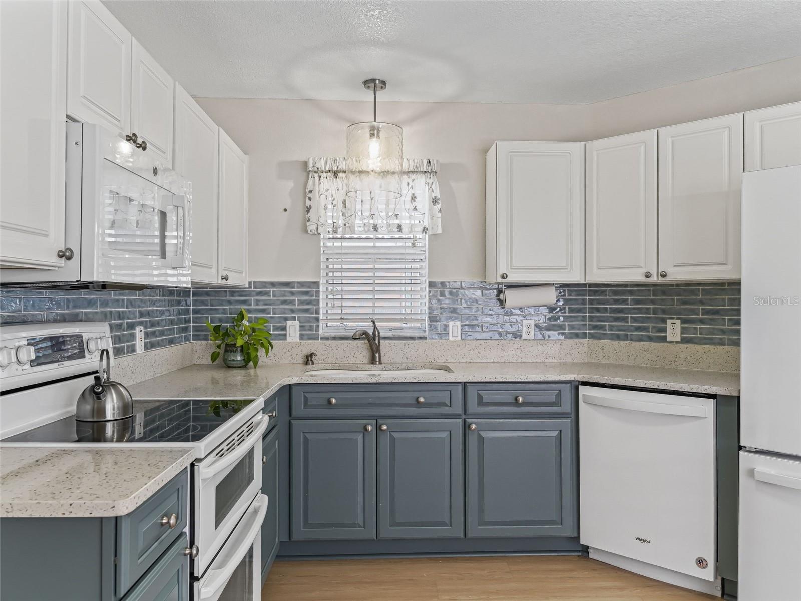 Image 8 of 31 For 1305 Santa Maria Avenue