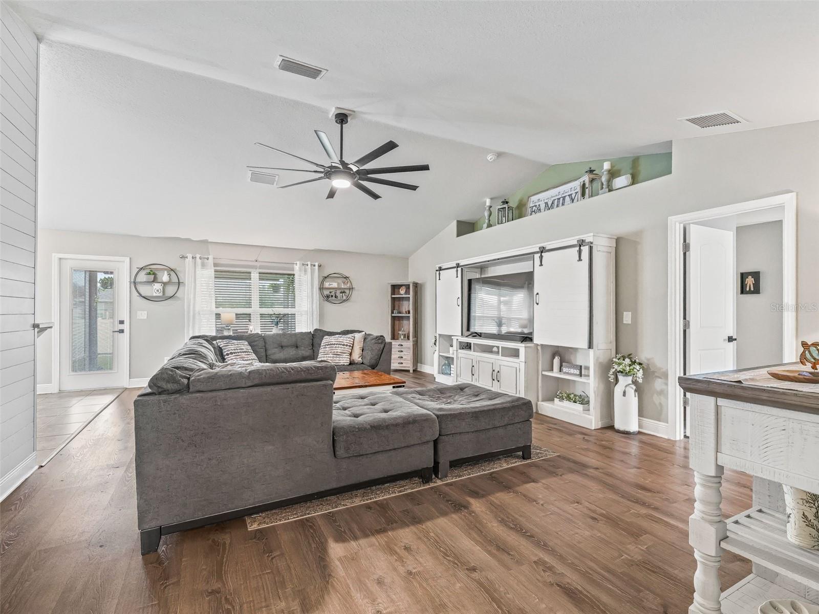 Image 8 of 36 For 9806 Pepper Tree Place