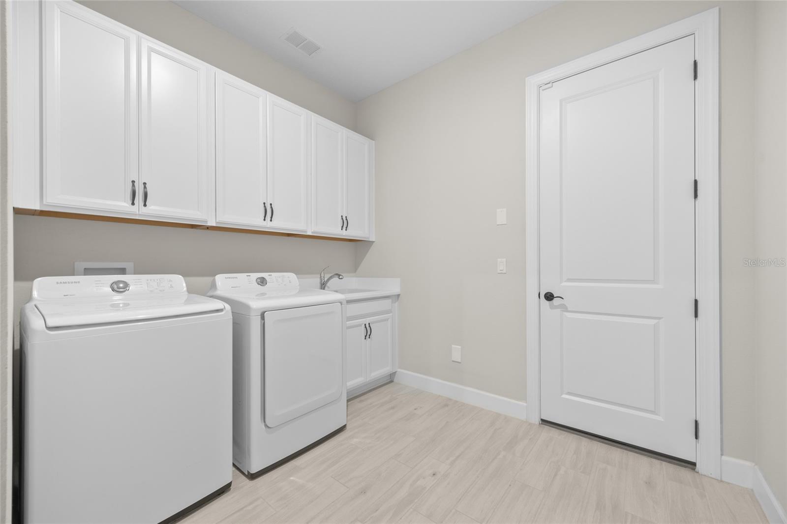 Image 36 of 63 For 1339 Zeek Ridge Street