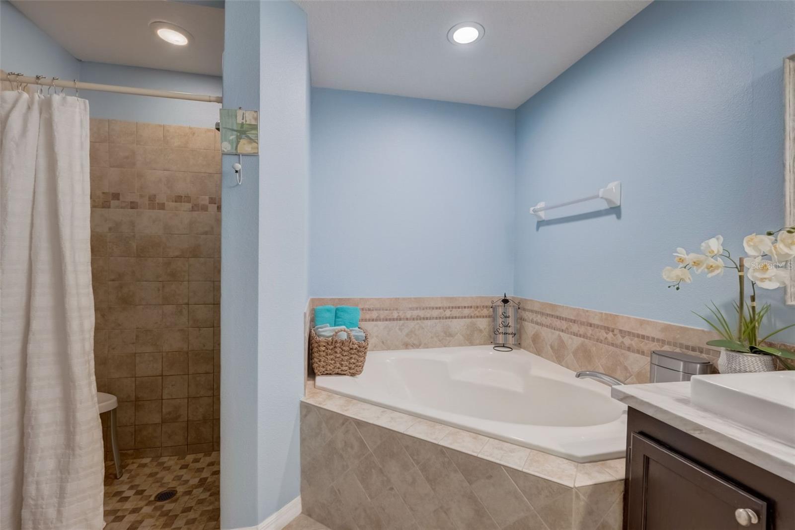 Image 10 of 20 For 2236 Lake Pointe Circle