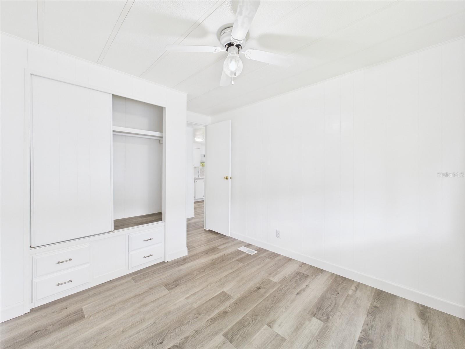 Image 13 of 21 For 957 Tarrson Boulevard