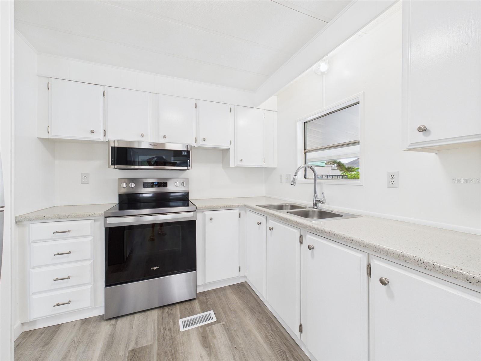 Image 5 of 21 For 957 Tarrson Boulevard