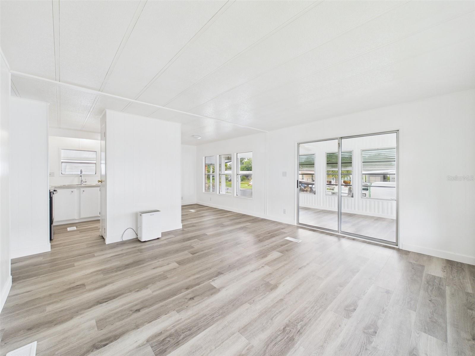 Image 8 of 21 For 957 Tarrson Boulevard