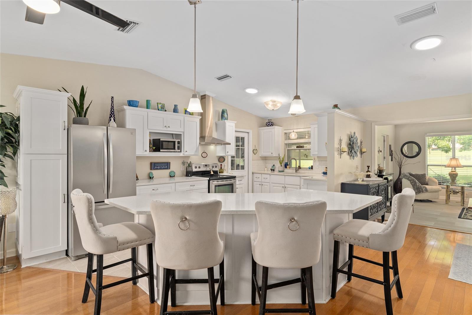 Image 11 of 57 For 934 Orchid Street