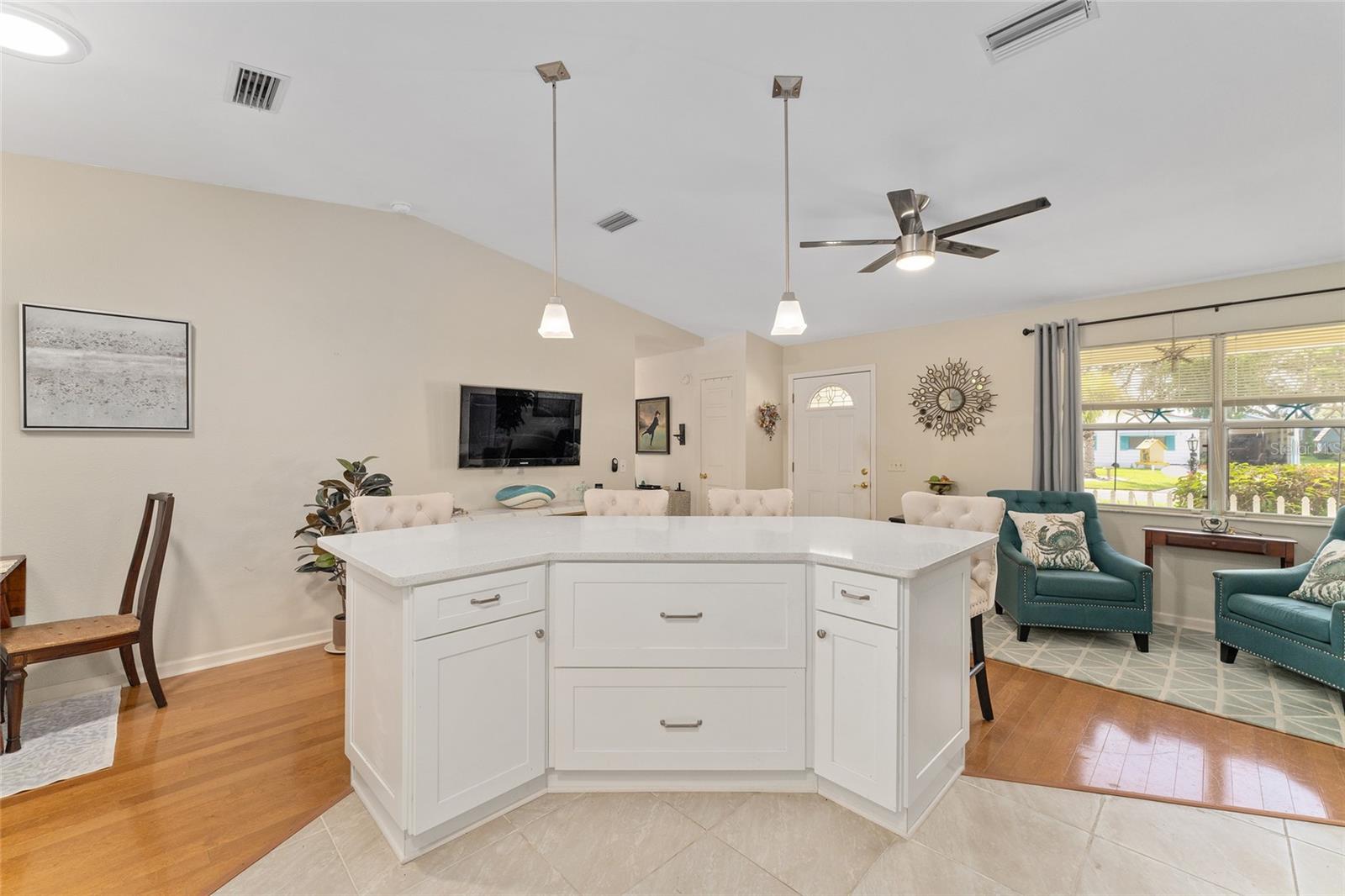 Image 16 of 57 For 934 Orchid Street