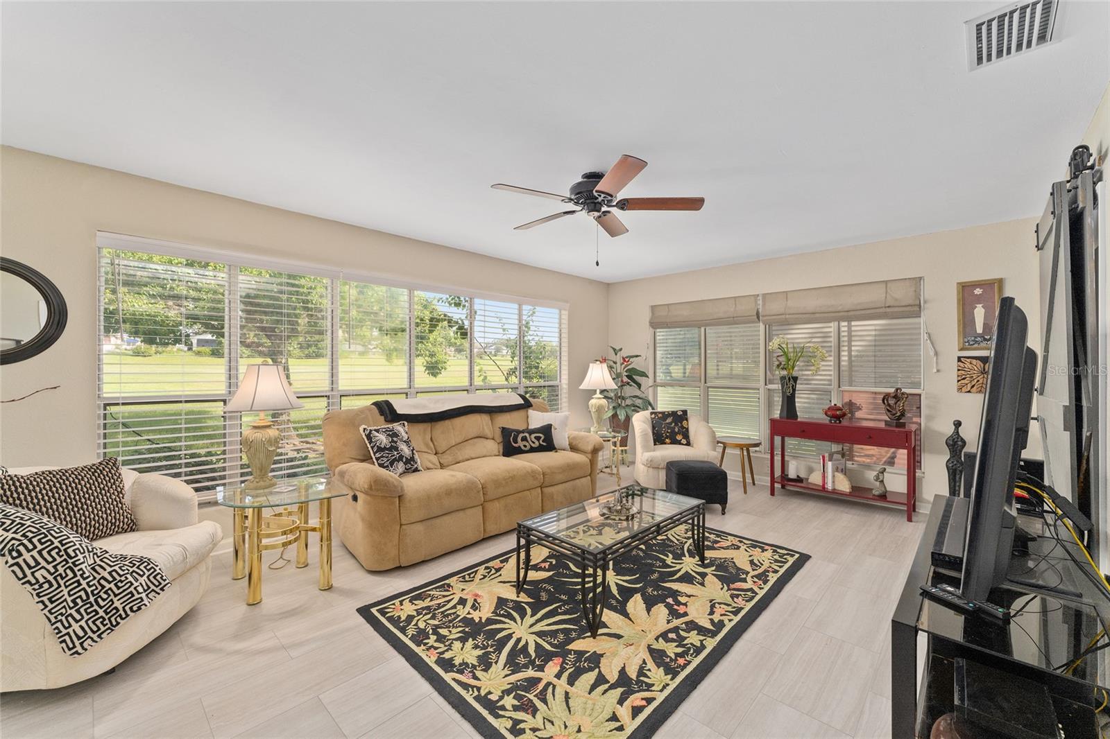 Image 21 of 57 For 934 Orchid Street