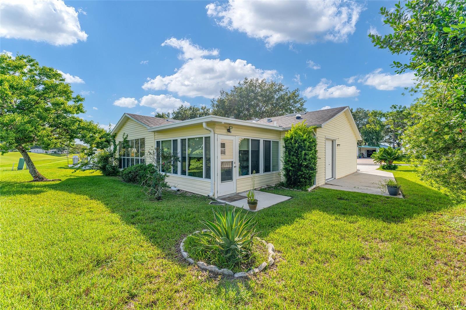 Image 41 of 57 For 934 Orchid Street