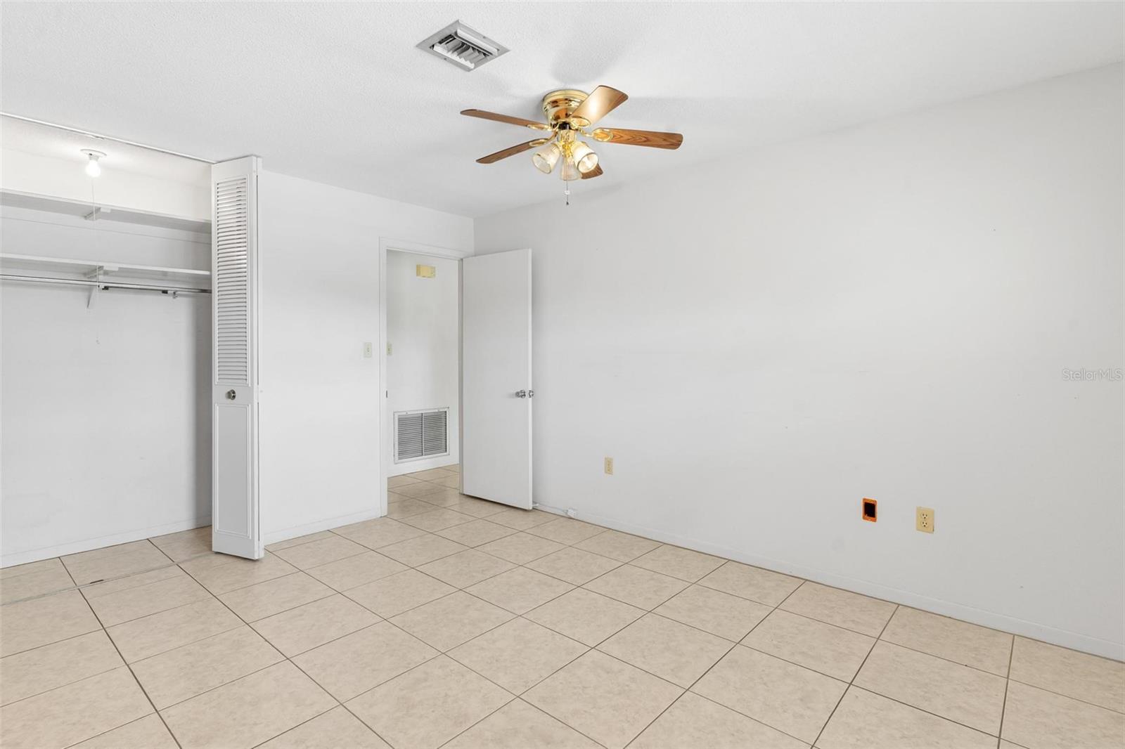 Image 15 of 31 For 445 Grandview Street 10