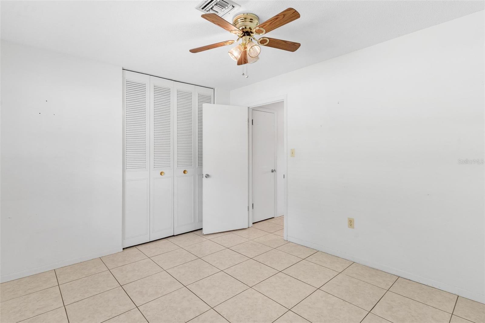 Image 17 of 31 For 445 Grandview Street 10