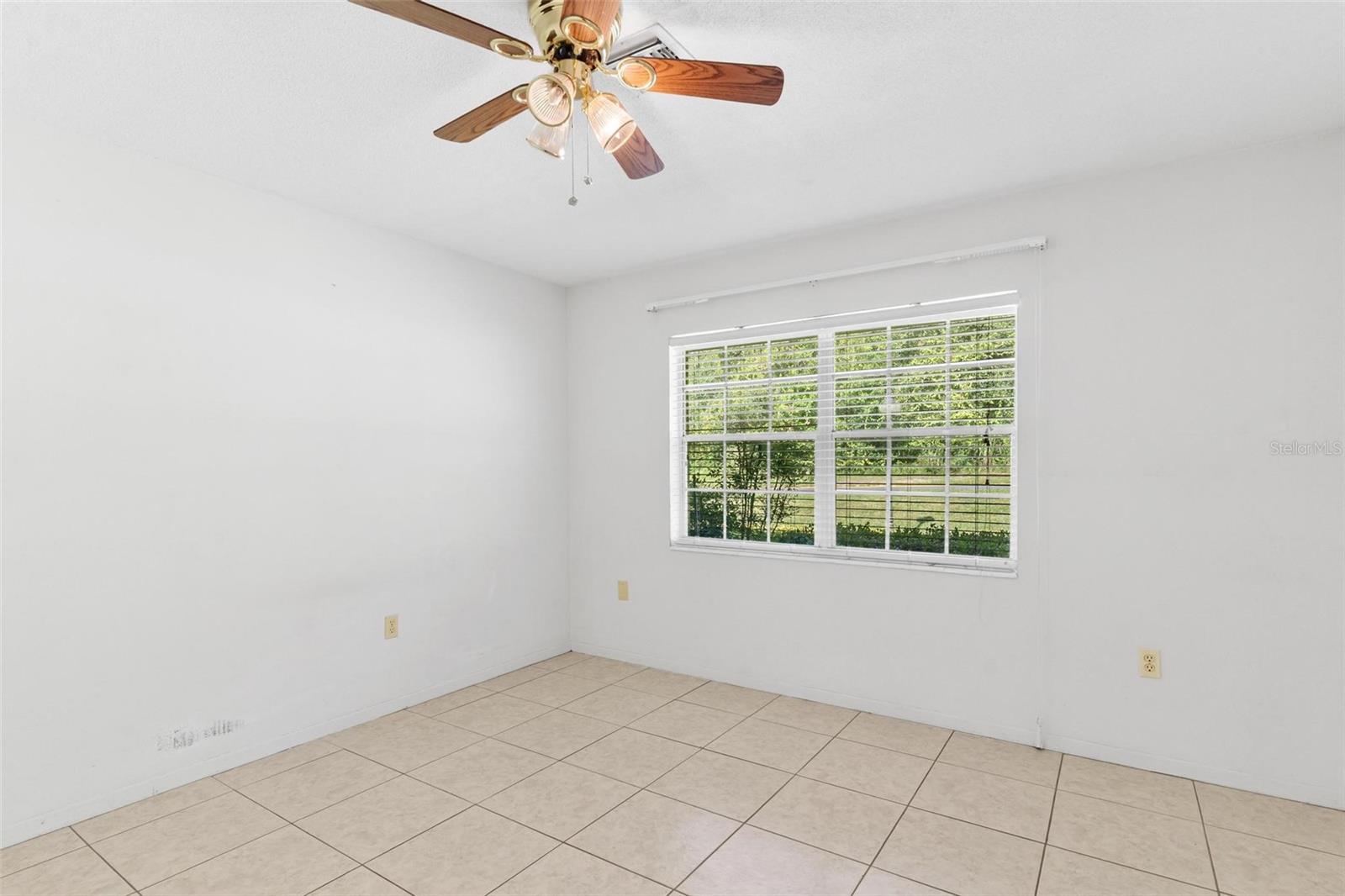 Image 18 of 31 For 445 Grandview Street 10