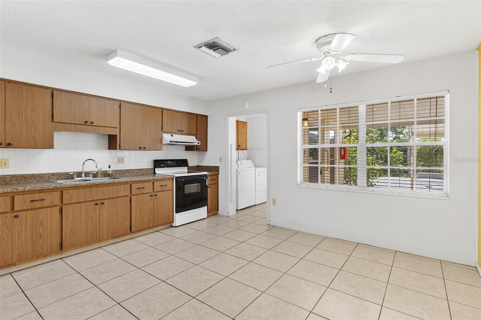 Image 7 of 31 For 445 Grandview Street 10