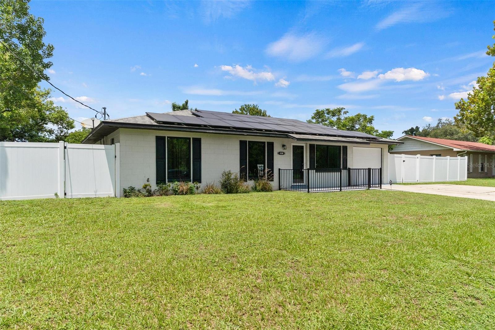 Image 4 of 37 For 1550 Palm Avenue